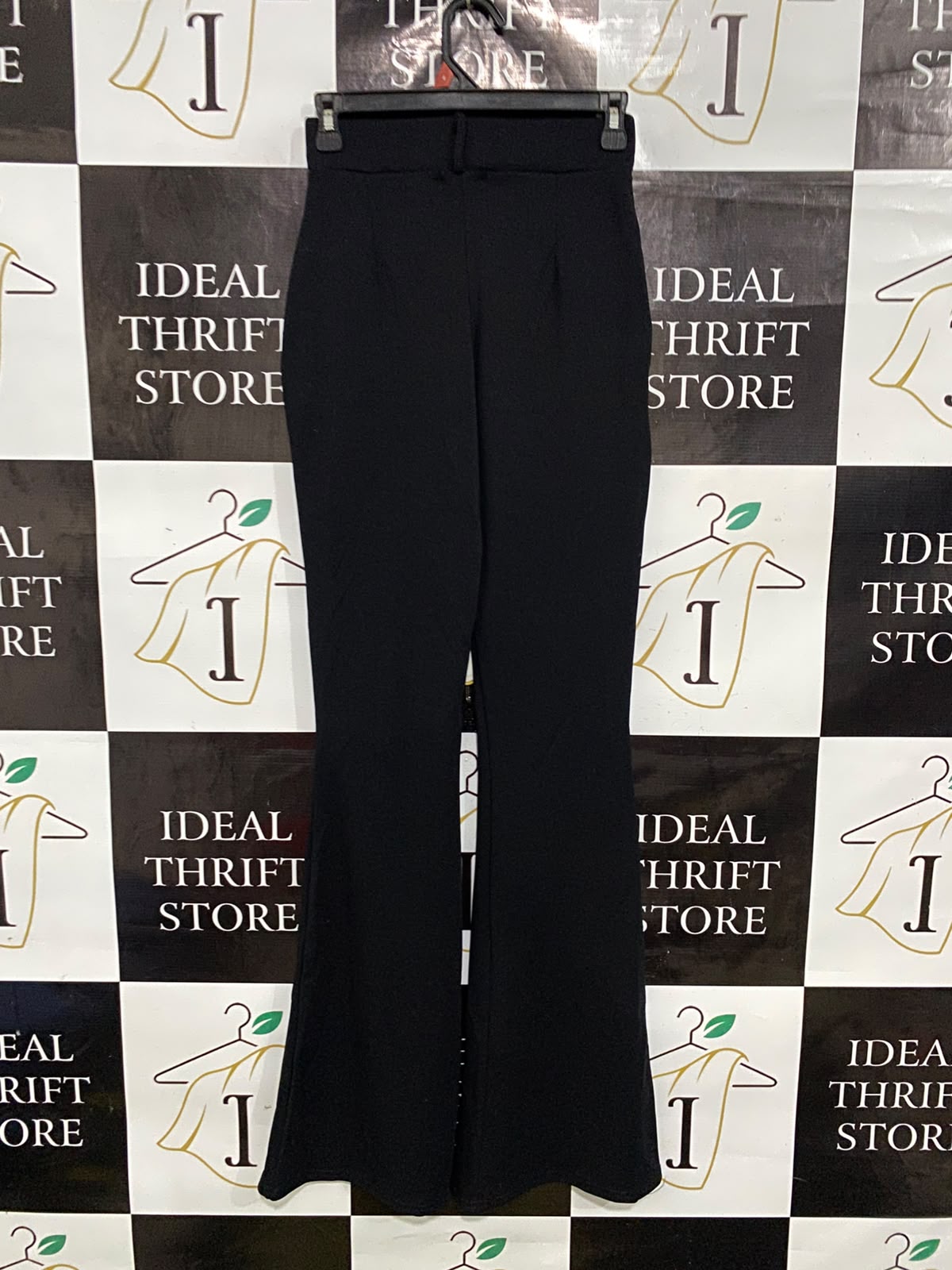 PRETTYLITTLE THING |XS| WAIST 24| A39| BLACK HIGH-WAISTED TAILORED FLARE TROUSERS