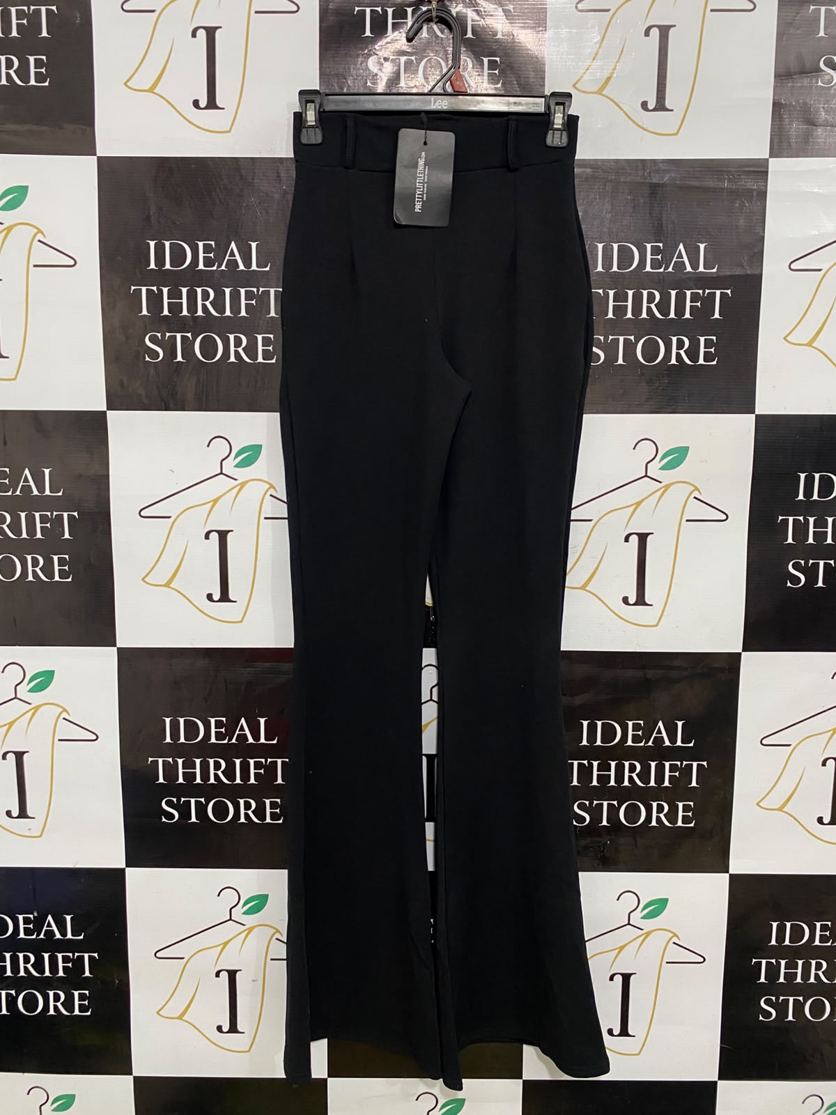 PRETTYLITTLE THING |XS| WAIST 24| A39| BLACK HIGH-WAISTED TAILORED FLARE TROUSERS