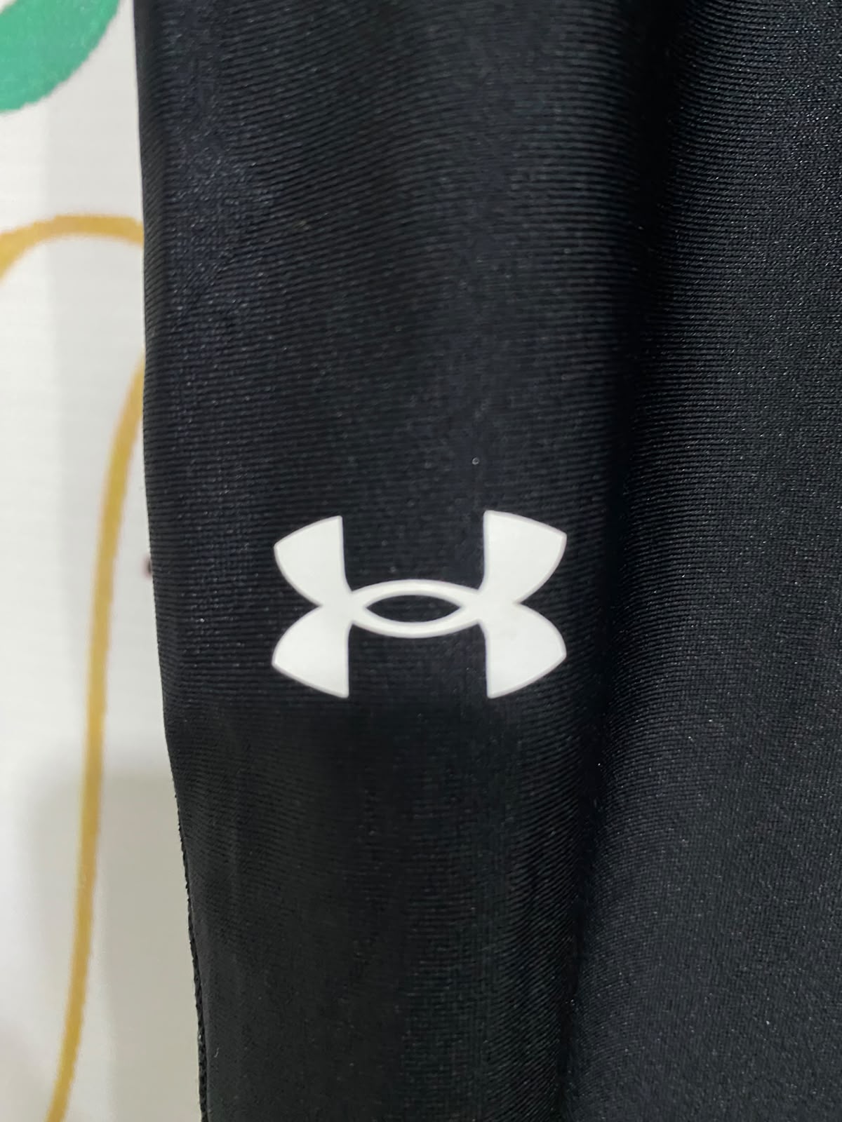 UNDER ARMOUR |M| WAIST 28| A39| BLACK HIGH-WAISTED POCKET PERFORMANCE LEGGINGS