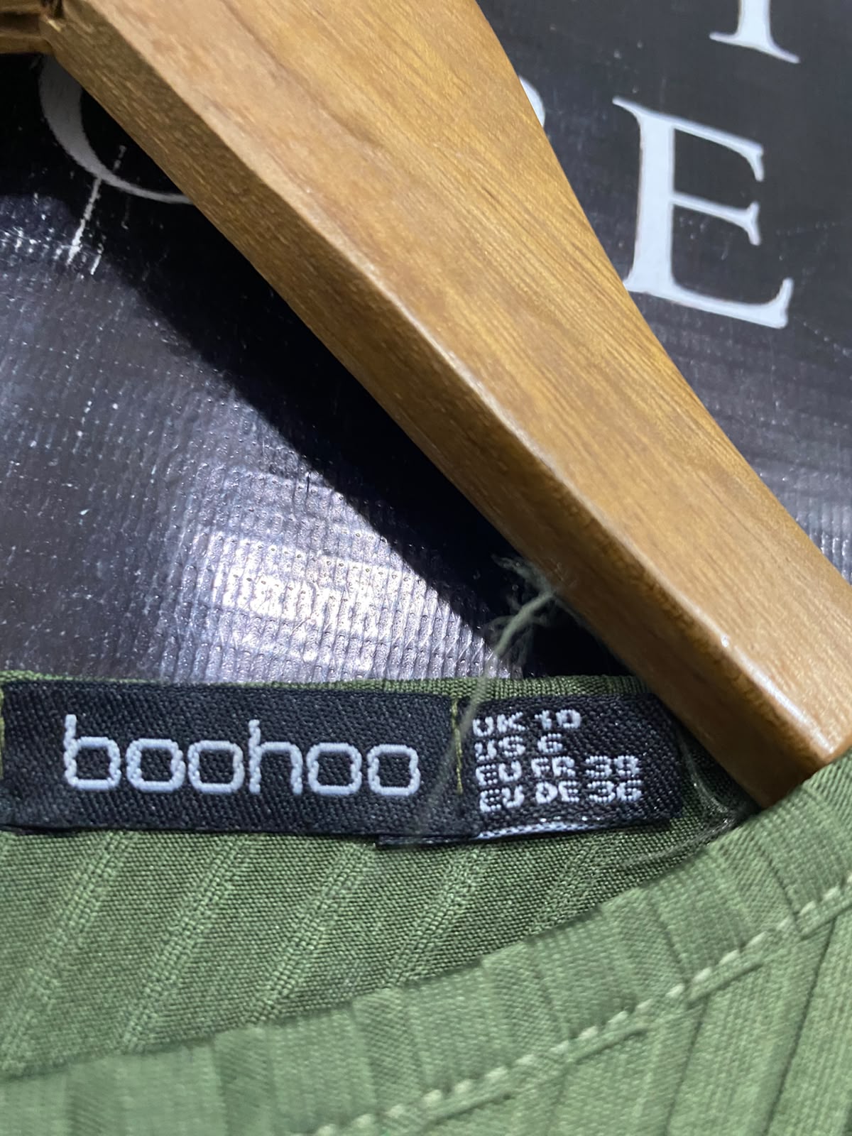 BOOHOO |M| BUST 16| A39| OLIVE GREEN RIBBED LONG-SLEVE TIE-WAIST JUMPSUIT