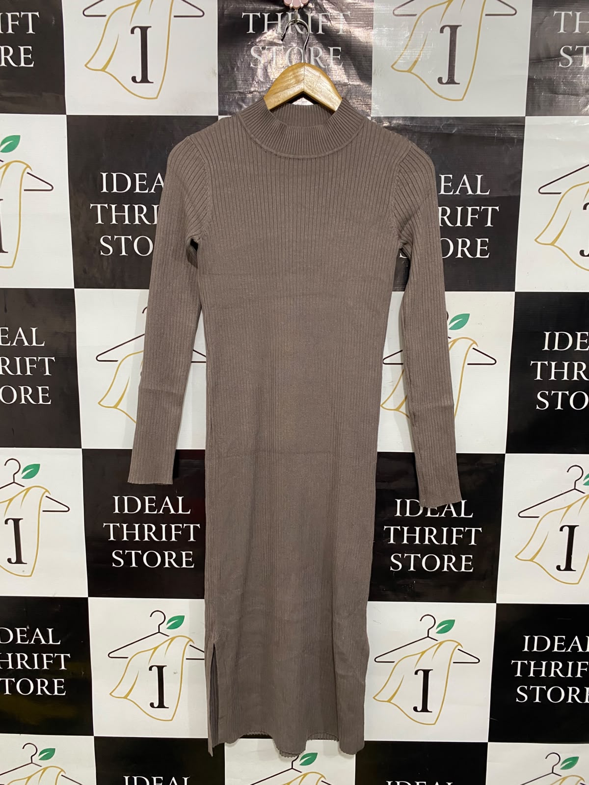 NEW LOOK |M| BUST 14| A39| TAUPE MOCK-NECK RIBBED KNIT MIDI DRESS