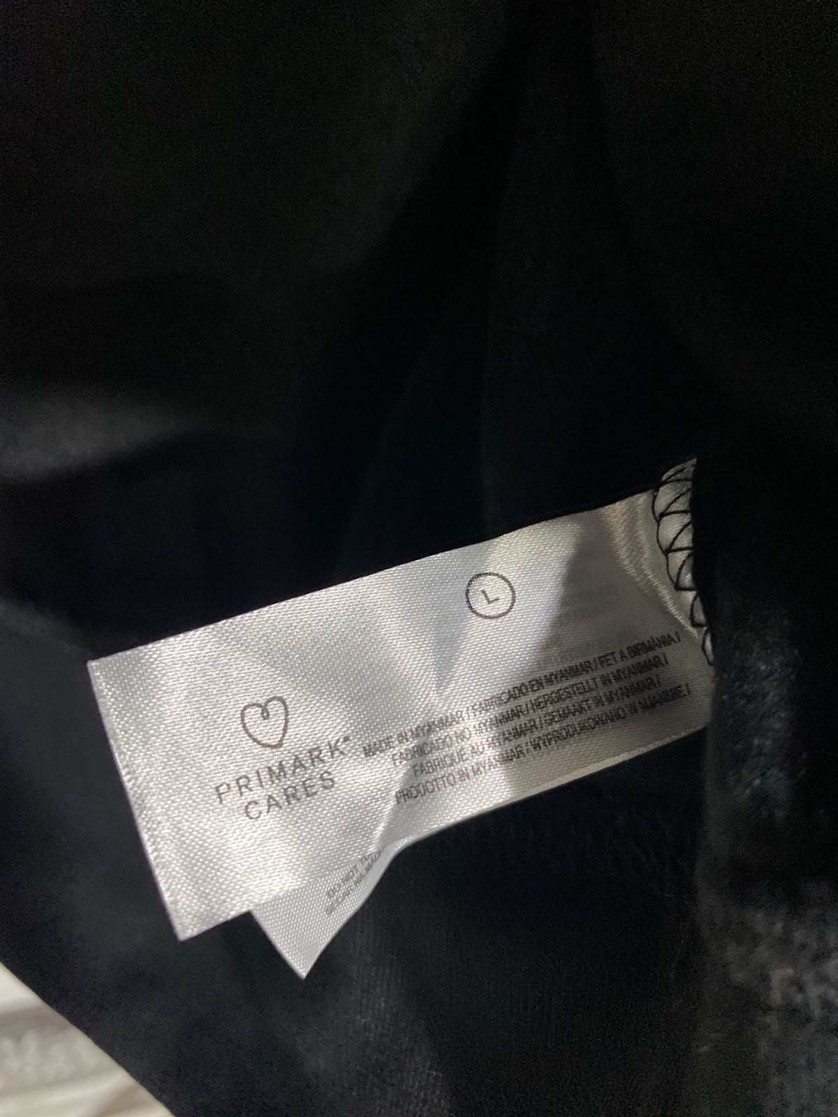PRIMARK CARES |L| BUST 22| A39| BLACK PULLOVER HOODED SWEATSHIRT