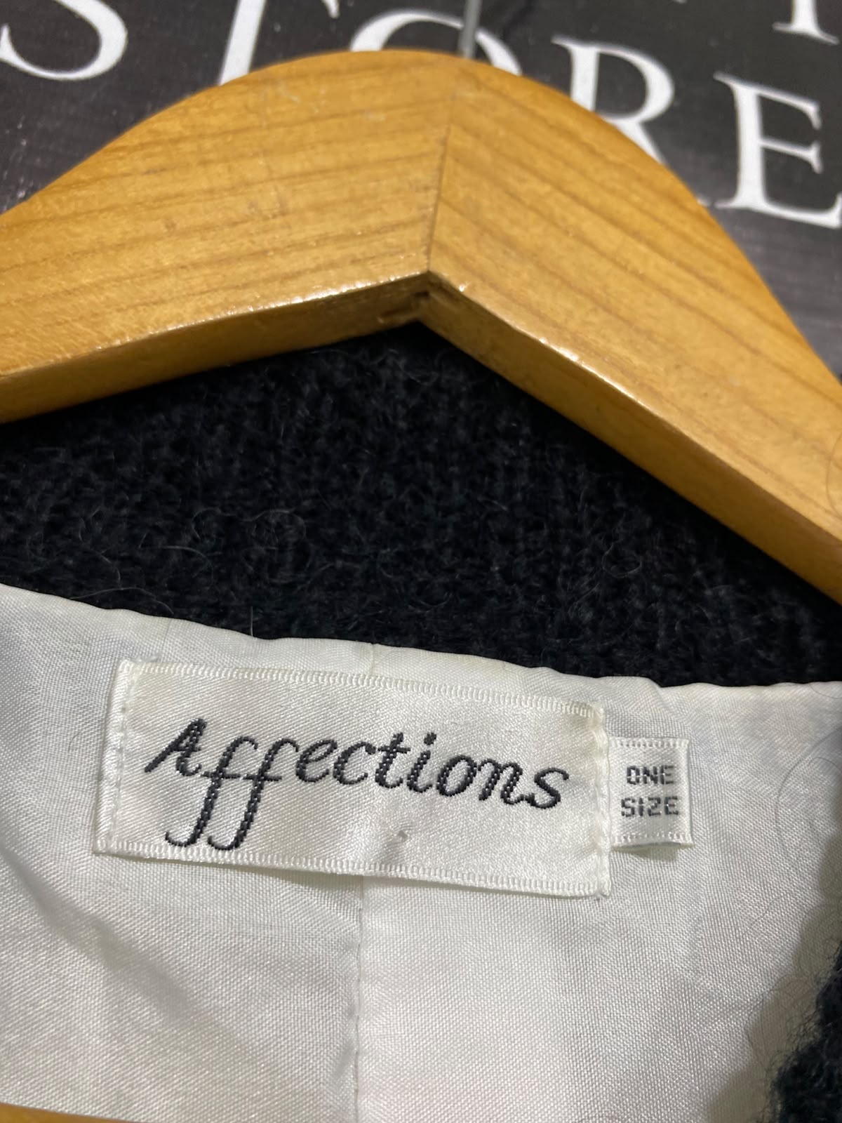 AFFECTIONS |M| BUST 23| A39| CREAM & BLACK FLORAL EMBROIDERED VINTAGE CARDIGAN