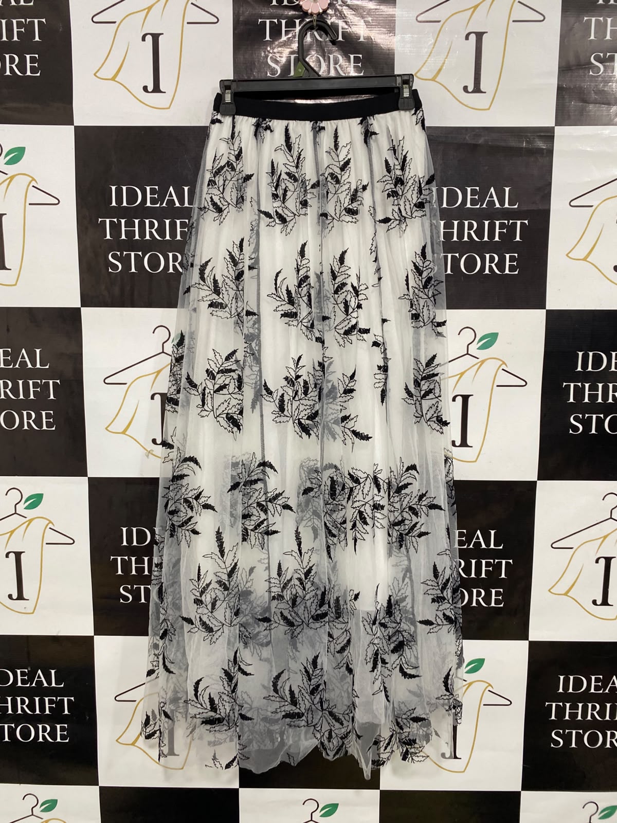 SHENG YI |XS| WAIST 24| A38| WHITE & BLACK FLORAL EMBROIDERED TULLE MIDI SKIRT
