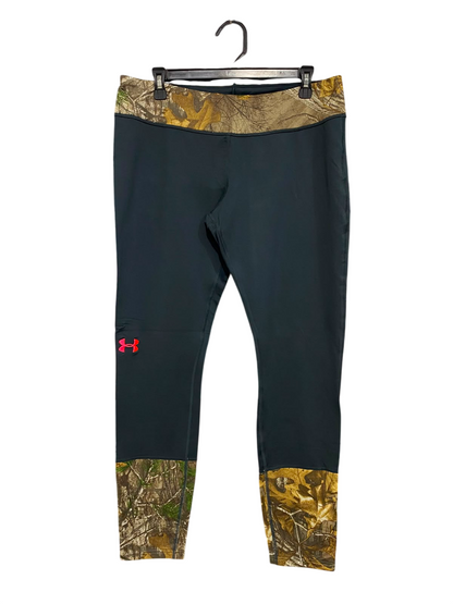 UNDER ARMOUR |L| WAIST 32| A40| CHARCOAL AND CAMO ACCENT PERFORMANCE UTILITY LEGGINGS