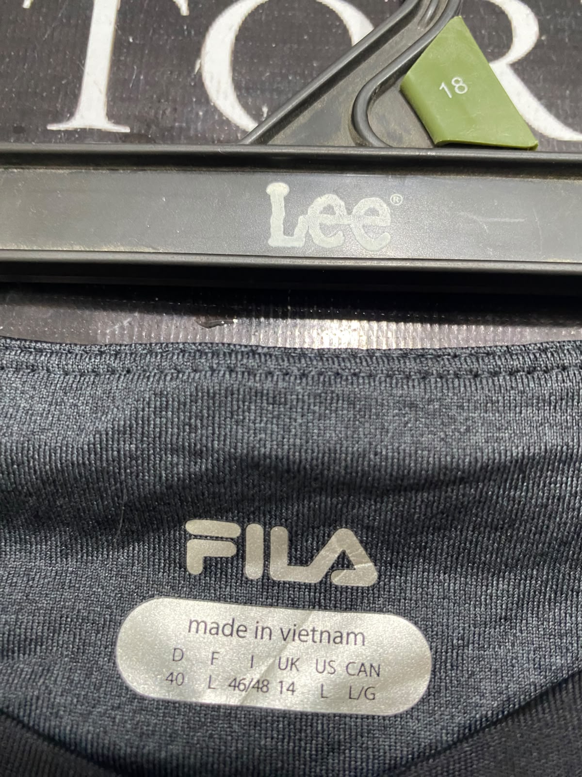 FILA |L| WAIST 29| A40| BLACK CROPPED PERFORMANCE UTILITY LEGGINGS