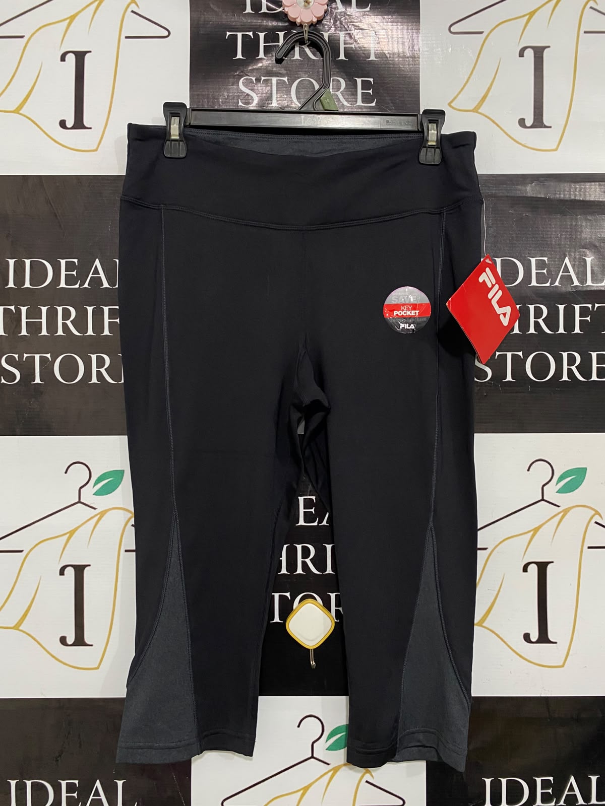 FILA |L| WAIST 29| A40| BLACK CROPPED PERFORMANCE UTILITY LEGGINGS