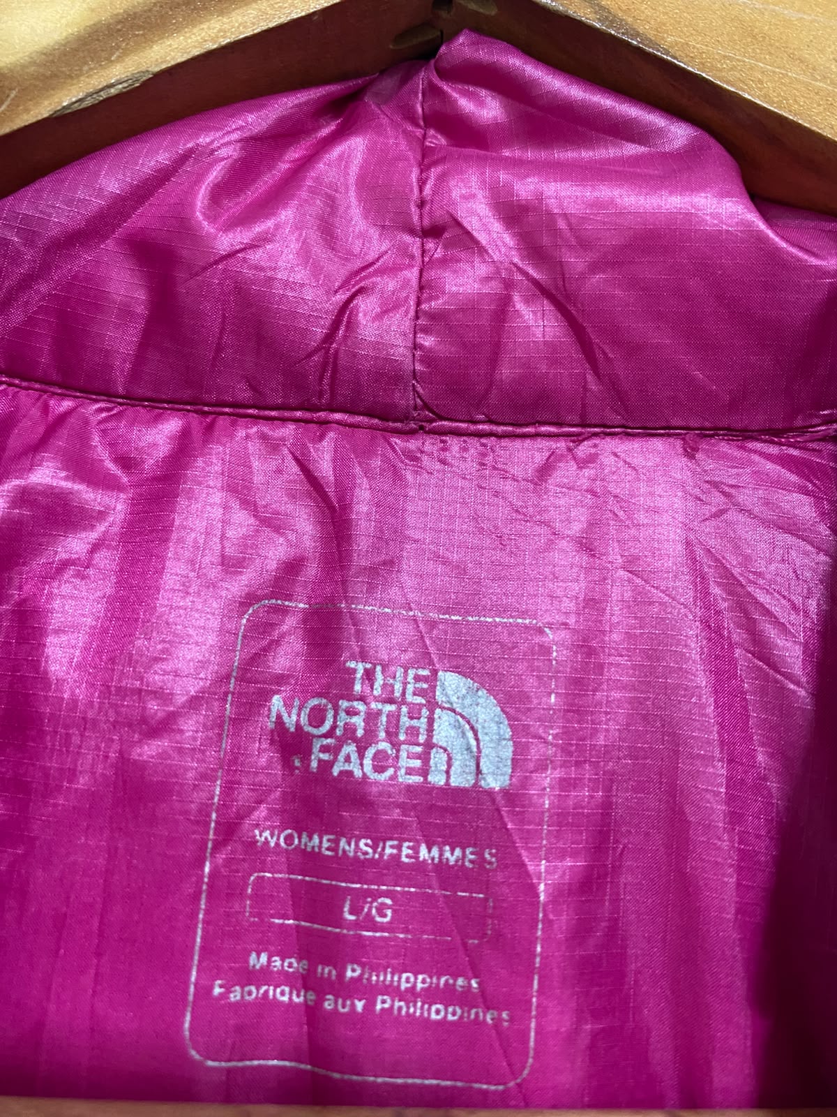 THE NORTH FACE |L| BUST 18| A39| MAGENTA AND BLACK HYBRID UTILITY JACKET