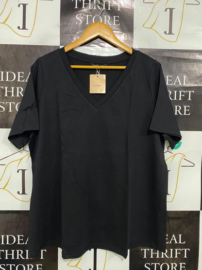 BLOOMCHIC |M| BUST 22| A39| BLACK V-NECK UTILITY T-SHIRT