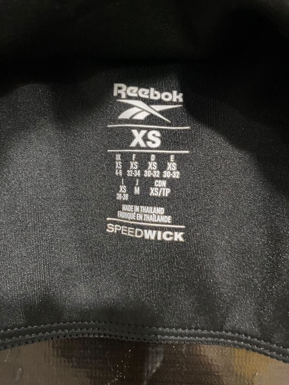 REEBOK |XS| BUST 12| A41| BLACK MESH ATHLETIC UTILITY CROP BRA TOP