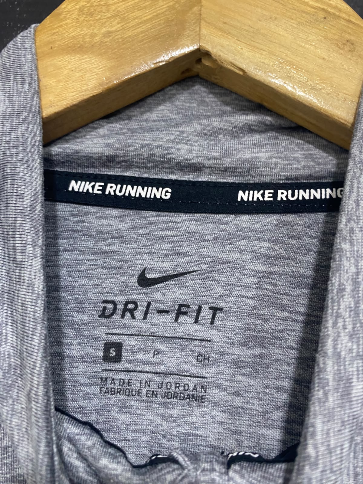 NIKE |S| BUST 19| A41| GREY DRI-FIT 1/4-ZIP PERFORMANCE UTILITY PULLOVER