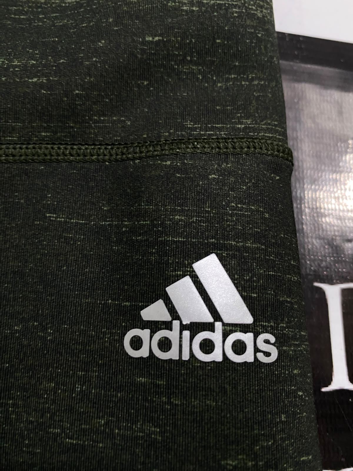 ADIDAS |M| WAIST 28| A40| OLIVE GREEN HEATHERED PERFORMANCE CROPPED LEGGINGS