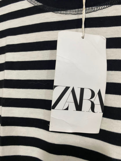 ZARA |M| BUST 20| A40| BLACK AND WHITE STRIPED MOCK NECK UTILITY T-SHIRT