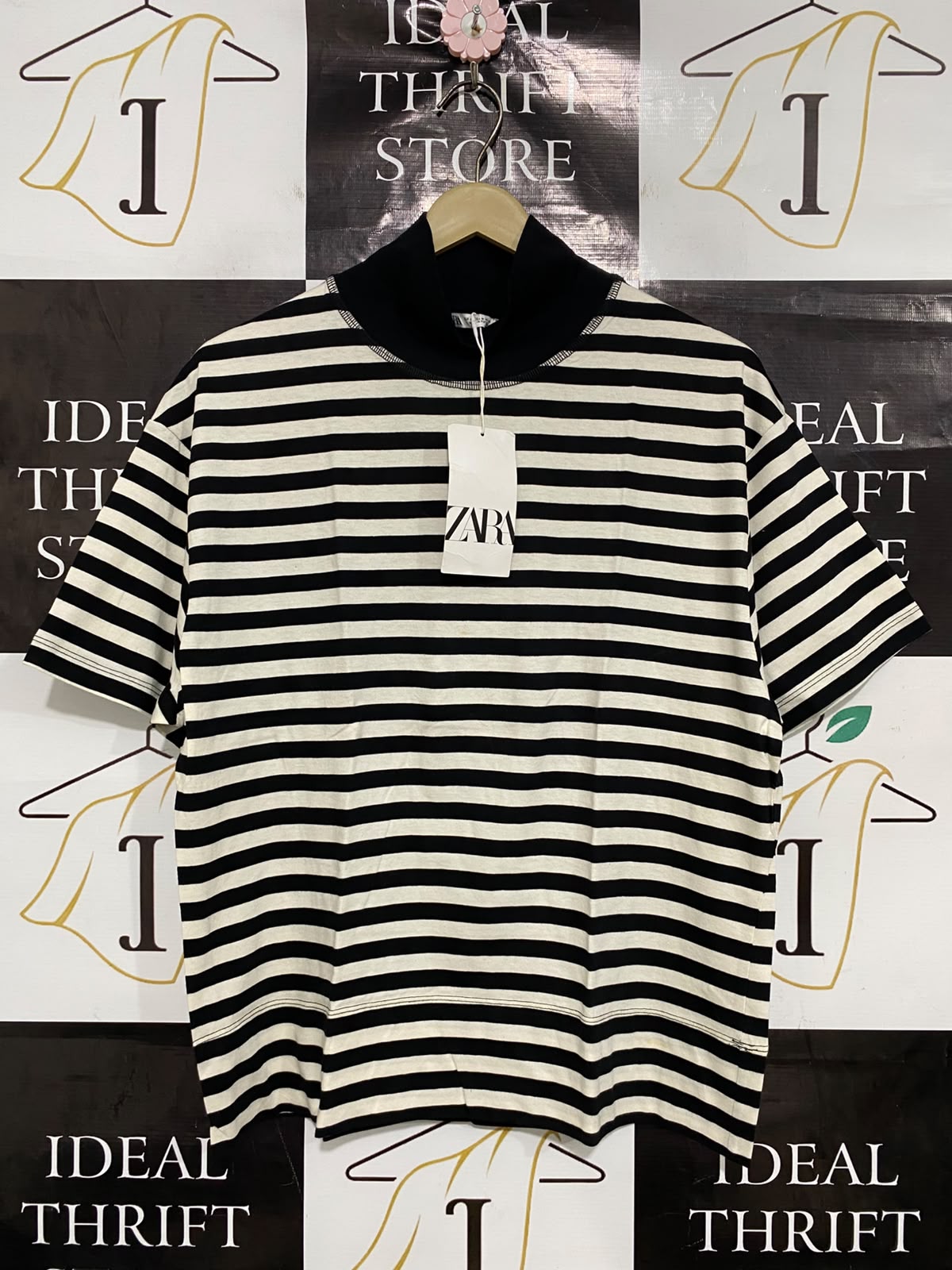 ZARA |M| BUST 20| A40| BLACK AND WHITE STRIPED MOCK NECK UTILITY T-SHIRT
