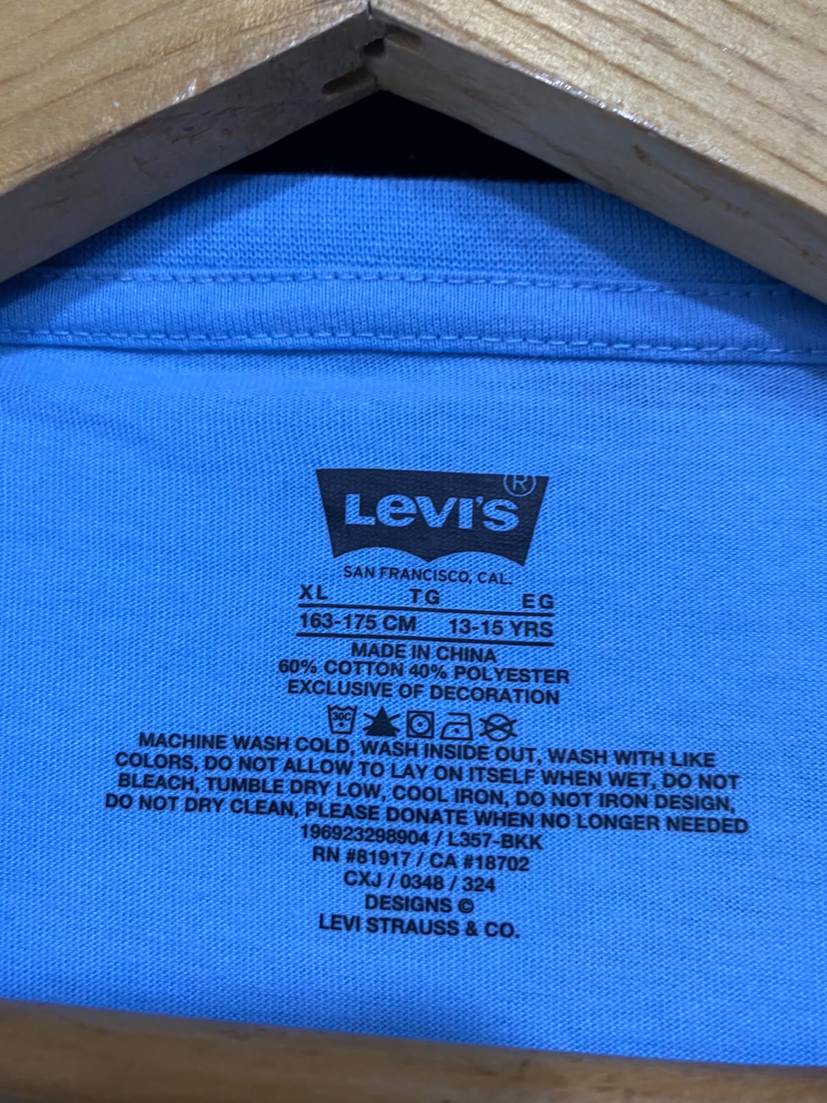 LEVIS |XL| BUST 17| A40| LIGHT BLUE MOUNTAIN LOGO UTILITY T-SHIRT