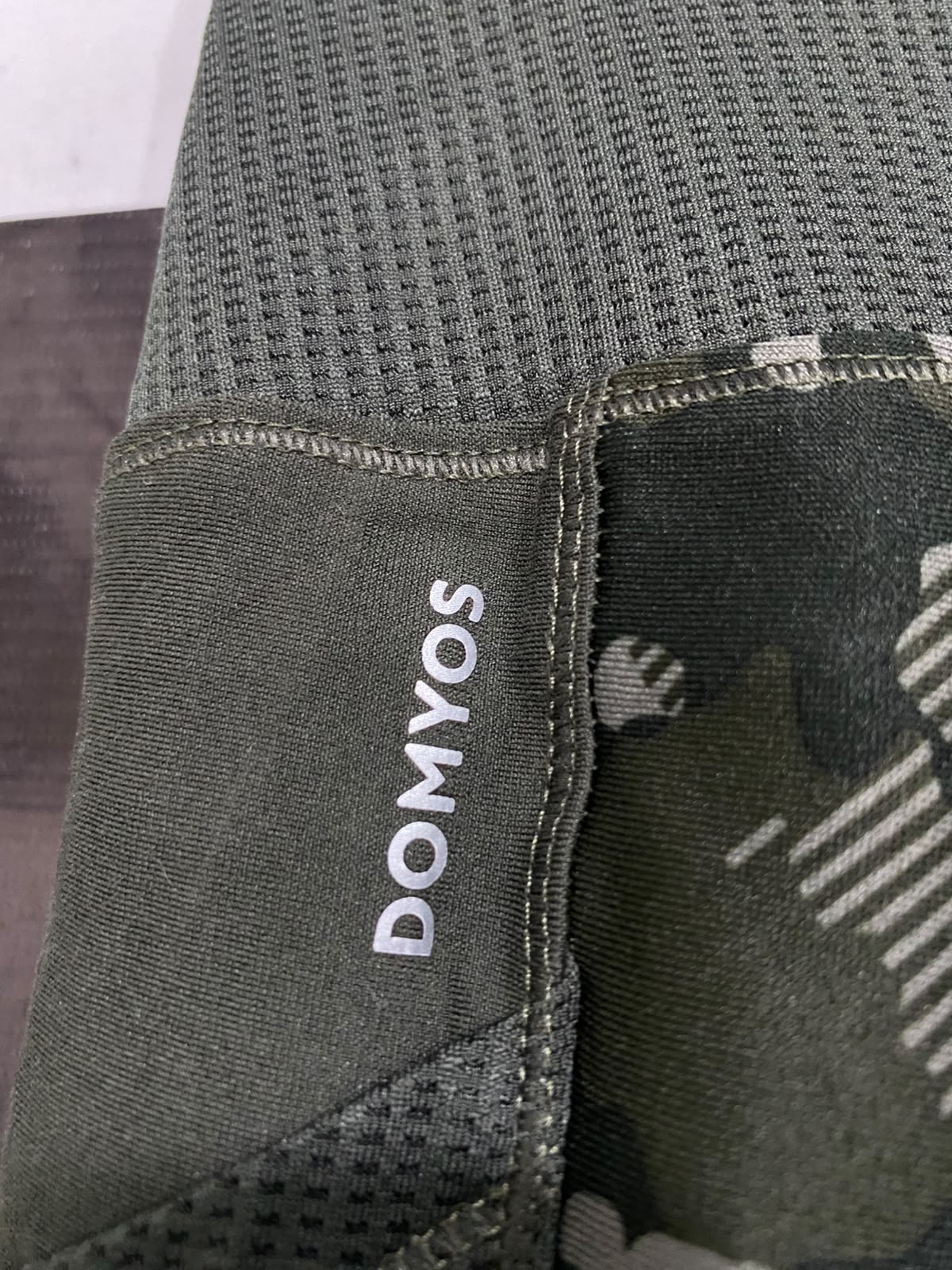 DOMYOS |XXS| WAIST 20| A40| GREEN CAMO PANELLED PERFORMANCE UTILITY LEGGINGS