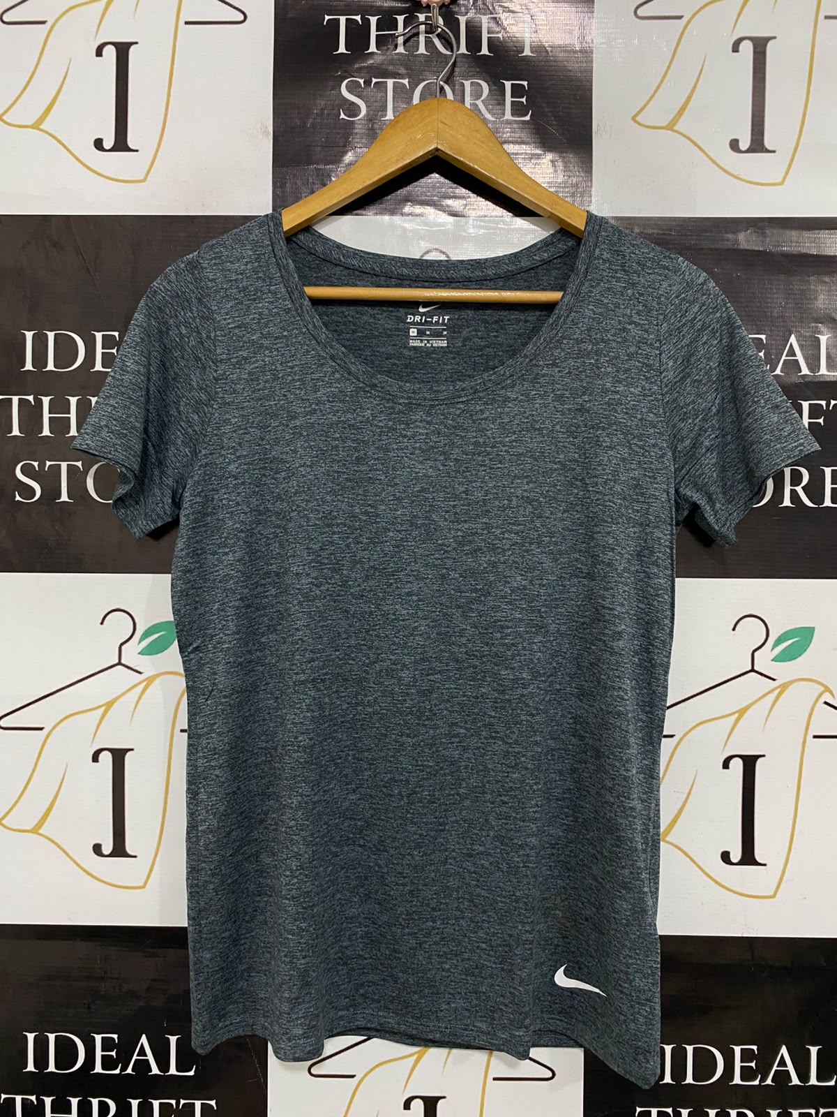 NIKE |M| BUST 18| A40| GREY HEATHERED DRI-FIT PERFORMANCE UTILITY T-SHIRT