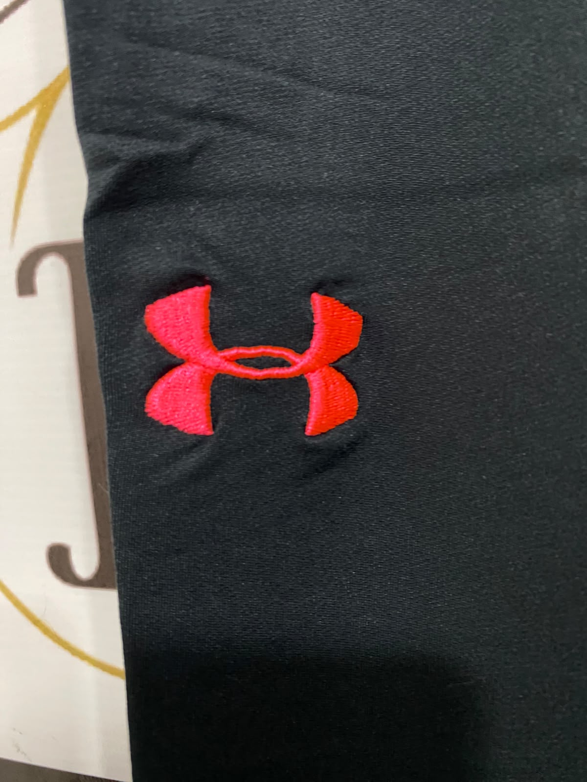 UNDER ARMOUR |L| WAIST 32| A40| CHARCOAL AND CAMO ACCENT PERFORMANCE UTILITY LEGGINGS