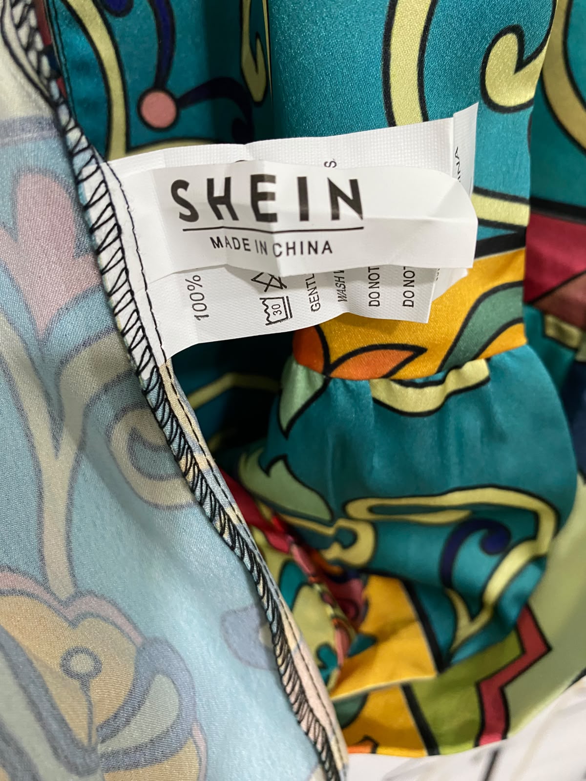 SHEIN |M| BUST 18| A42| MULTICOLOR BAROQUE TILE-PRINT TIERED UTILITY SHIRT DRESS