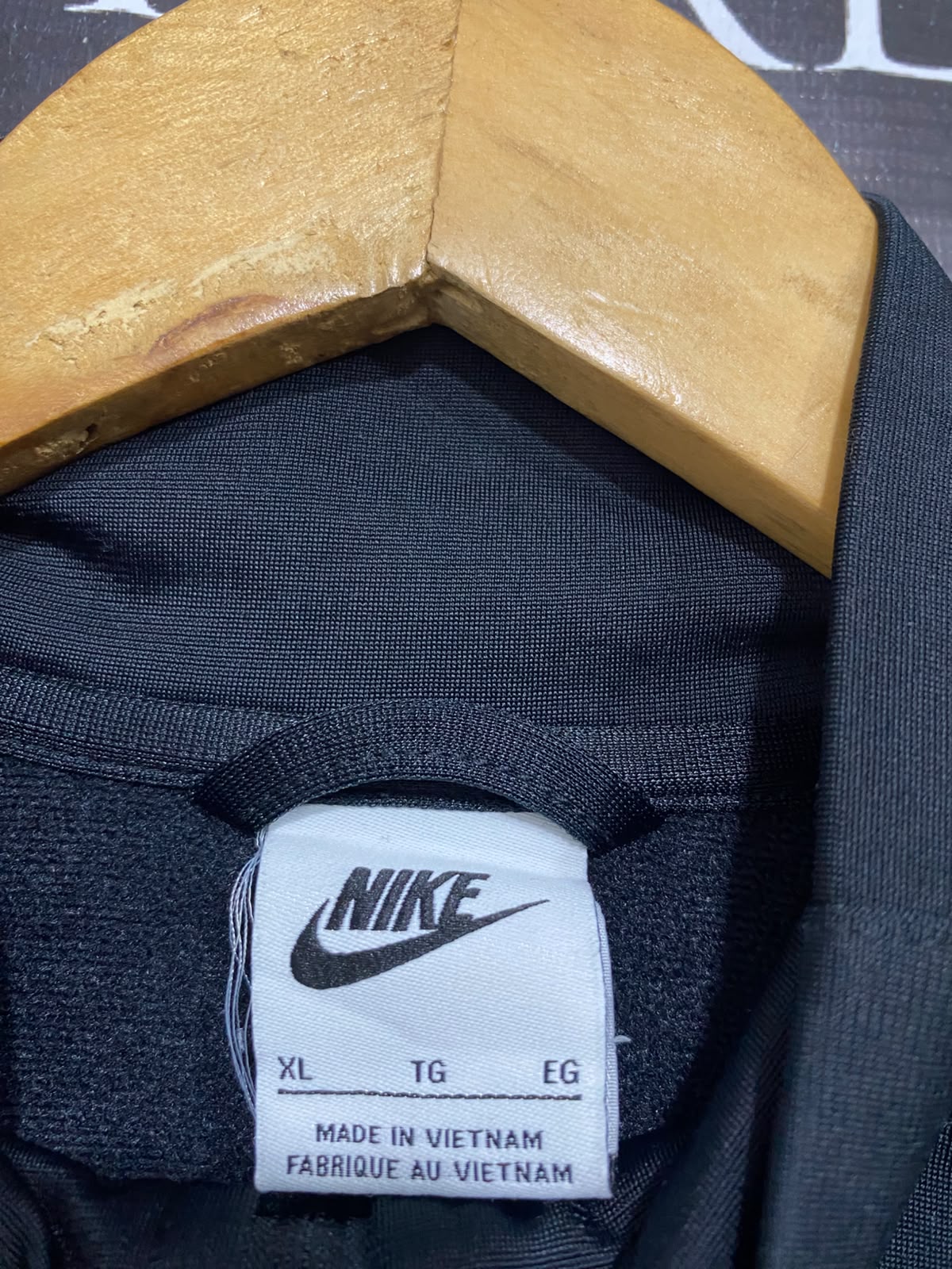 NIKE |XL| BUST 18| A42| BLACK TRACK JACKET WITH WHITE SWOOSH UTILITY OUTERWEAR