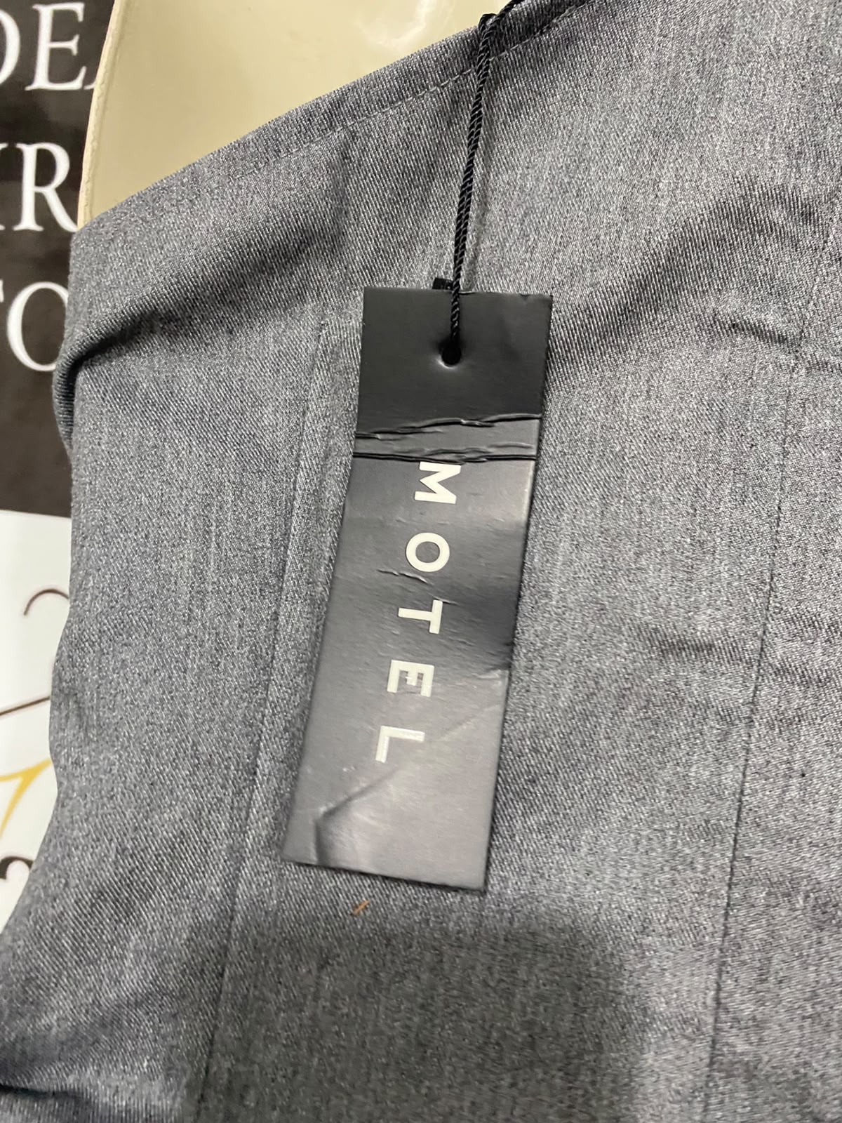MOTEL |M| BUST 16| A41| GREY ONE-SHOULDER BELTED UTILITY CROP TOP