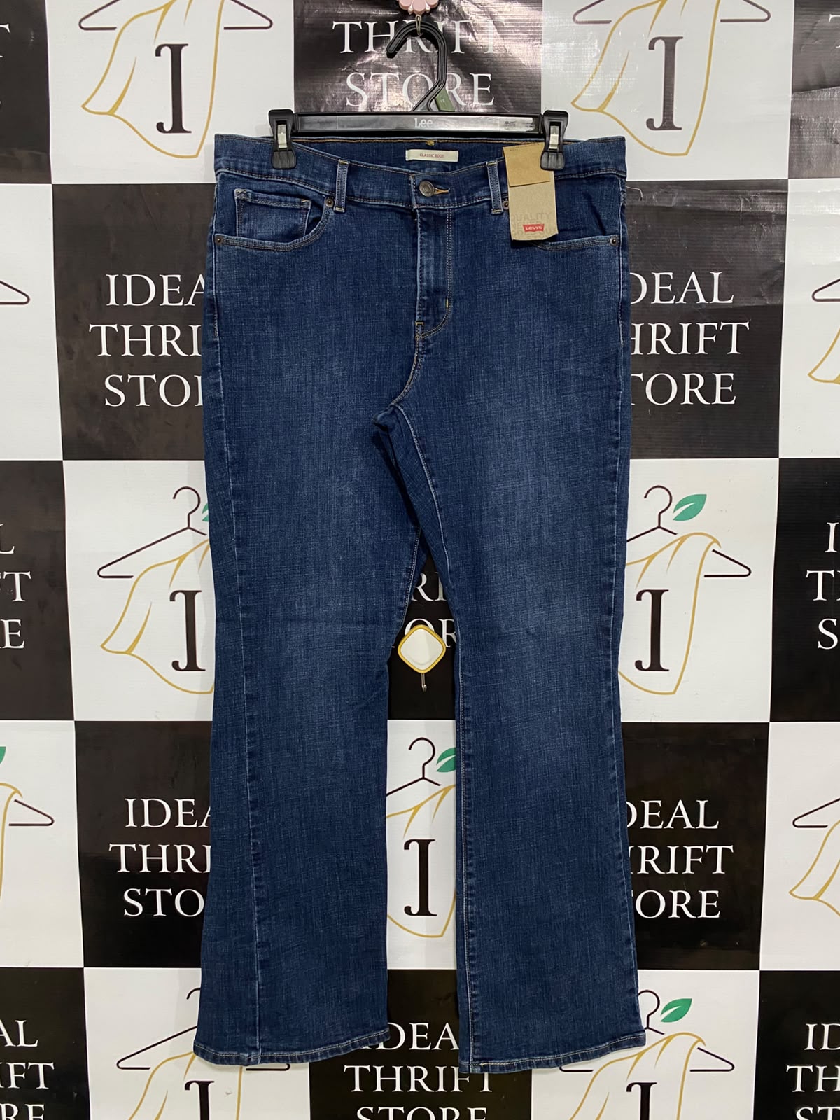 LEVIS |L| WAIST 32| A41| BLUE WASH CLASSIC BOOTCUT UTILITY DENIM JEANS