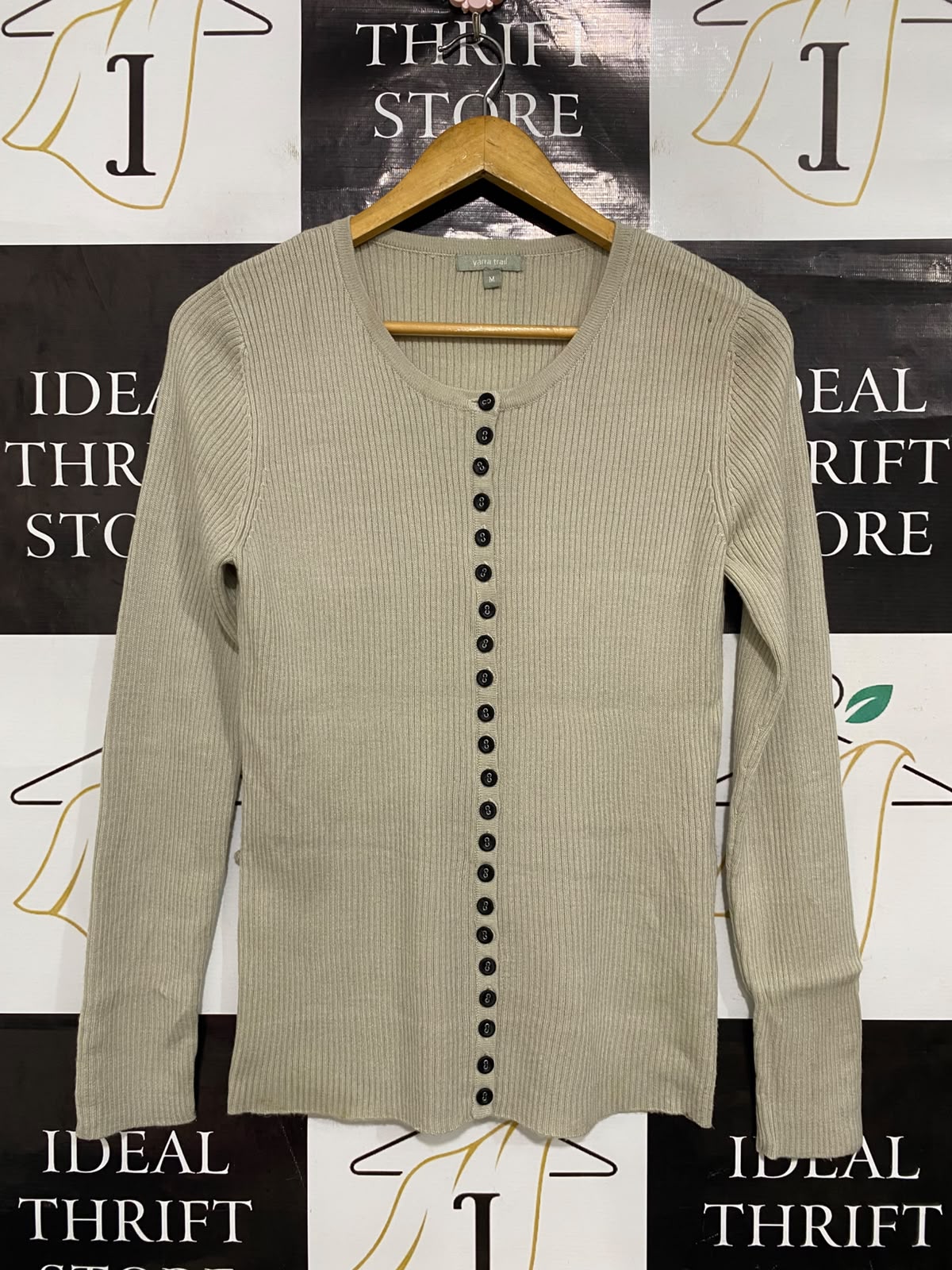 YARRA TRAIL |M| BUST 16| A41| BEIGE MULTI-BUTTON RIBBED UTILITY CARDIGAN