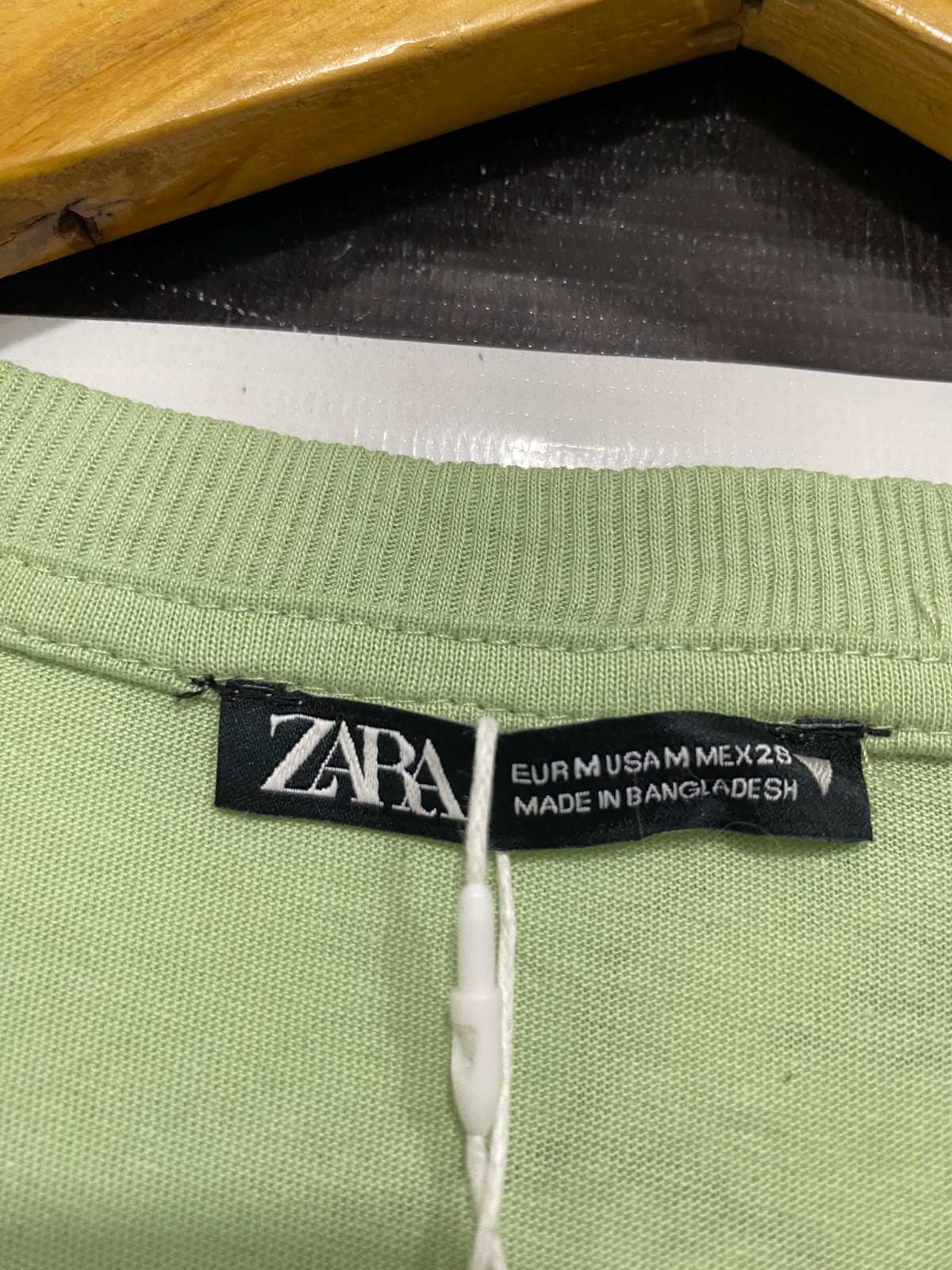ZARA |M| BUST 19| A41| SAGE GREEN V-NECK UTILITY TANK TOP