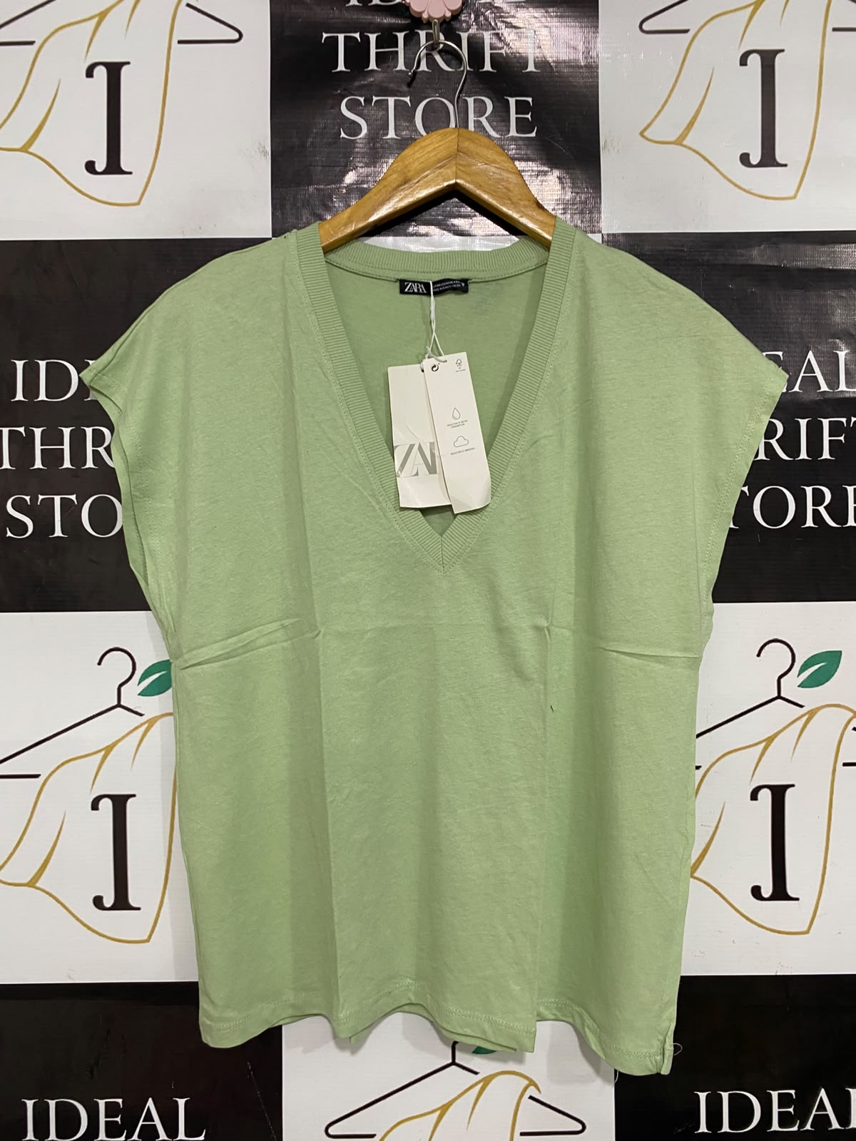 ZARA |M| BUST 19| A41| SAGE GREEN V-NECK UTILITY TANK TOP
