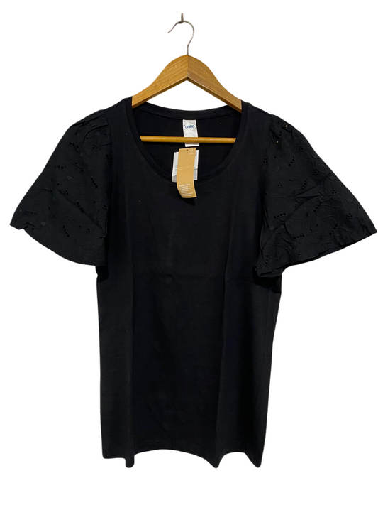 ANKO |S| BUST 17| A43| BLACK EYELET-SLEEVE UTILITY TEE