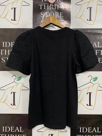 ANKO |S| BUST 17| A43| BLACK EYELET-SLEEVE UTILITY TEE