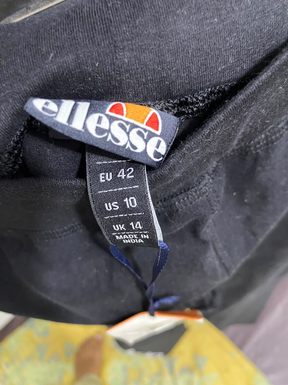 ELLESSE |M| WAIST 28| A42| BLACK & WHITE THREE-STRIPE UTILITY TRACK PANTS