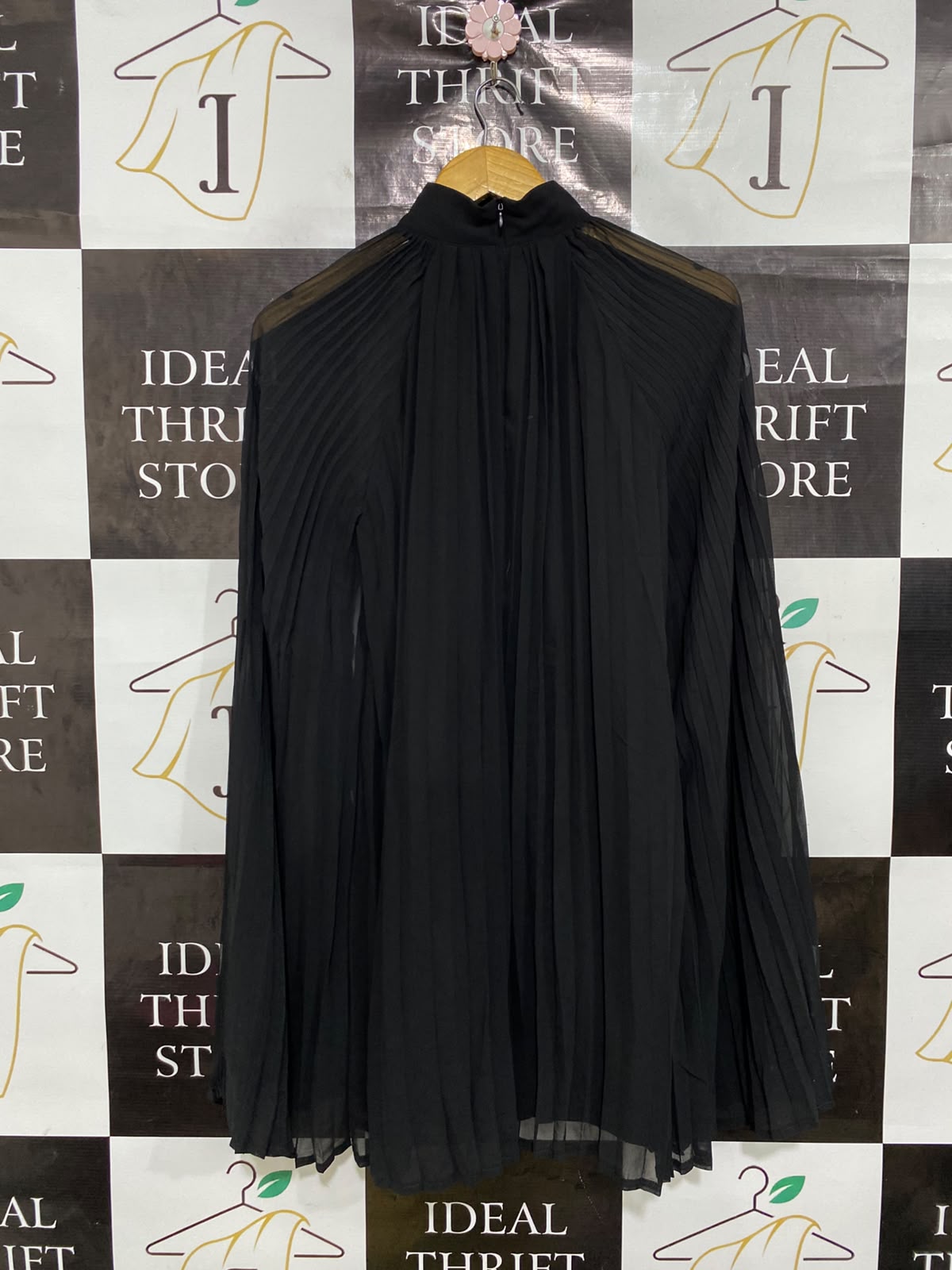 PRETTYLITTLE THING |S| BUST 17| A42| BLACK PLEATED HIGH-NECK UTILITY BLOUSE