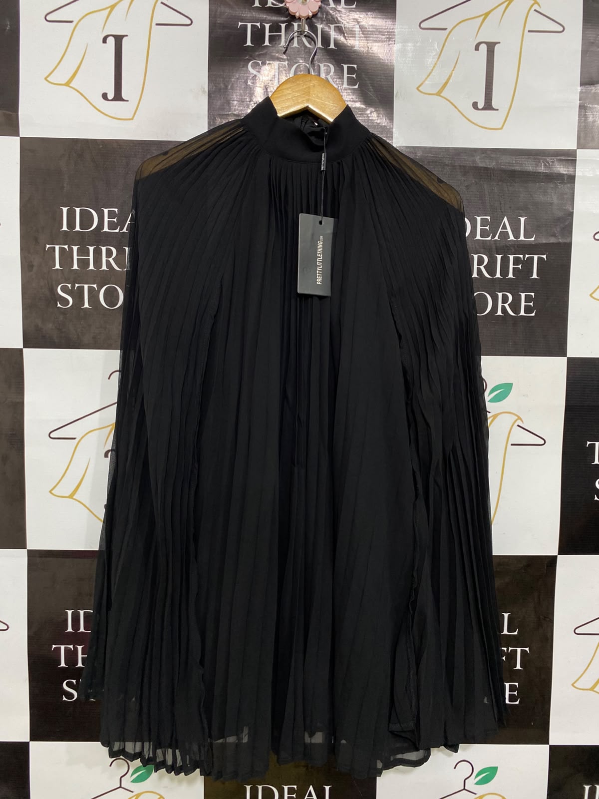 PRETTYLITTLE THING |S| BUST 17| A42| BLACK PLEATED HIGH-NECK UTILITY BLOUSE
