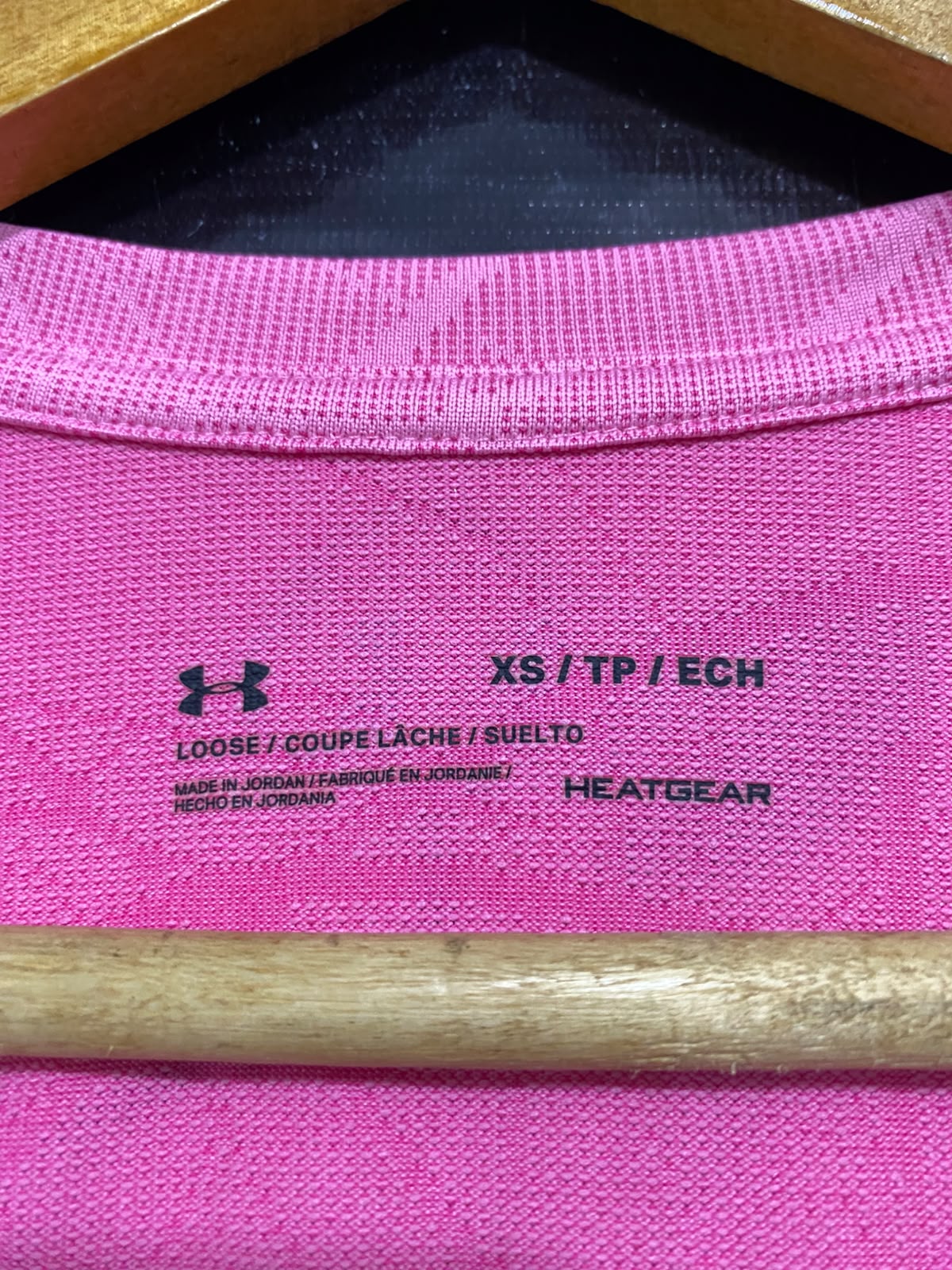 UNDER ARMOUR |XS| BUST 16| A42| PINK ABSTRACT-PRINT PERFORMANCE UTILITY TEE