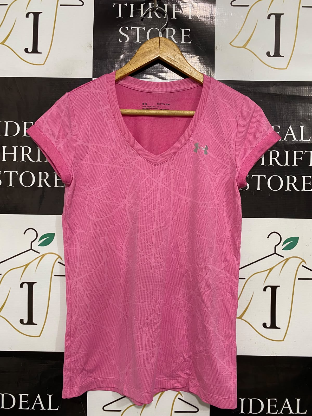 UNDER ARMOUR |XS| BUST 16| A42| PINK ABSTRACT-PRINT PERFORMANCE UTILITY TEE