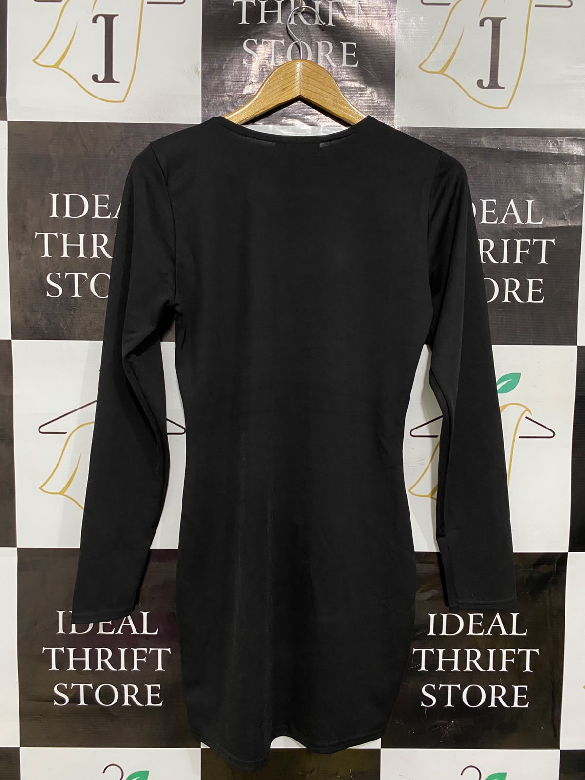 PRETTYLITTLE THING |M| BUST 17| A44| BLACK LONG-SLEEVE BODYCON MINI DRESS