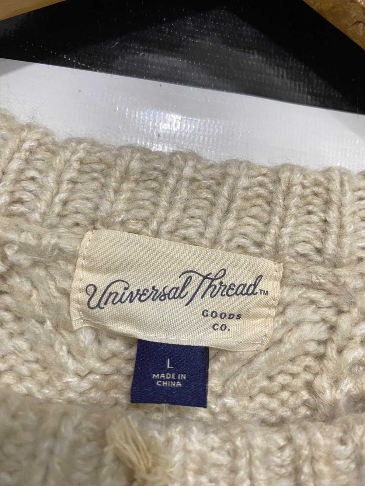 UNIVERSAL THREAD |L| BUST 22| A44| OATMEAL CABLE-KNIT UTILITY SWEATER