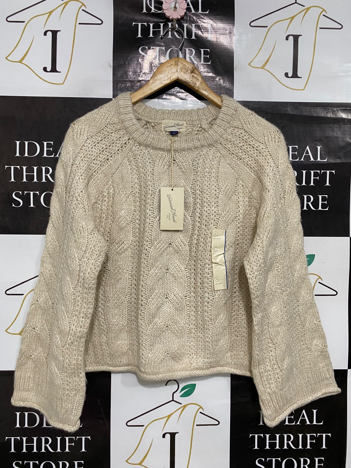 UNIVERSAL THREAD |L| BUST 22| A44| OATMEAL CABLE-KNIT UTILITY SWEATER