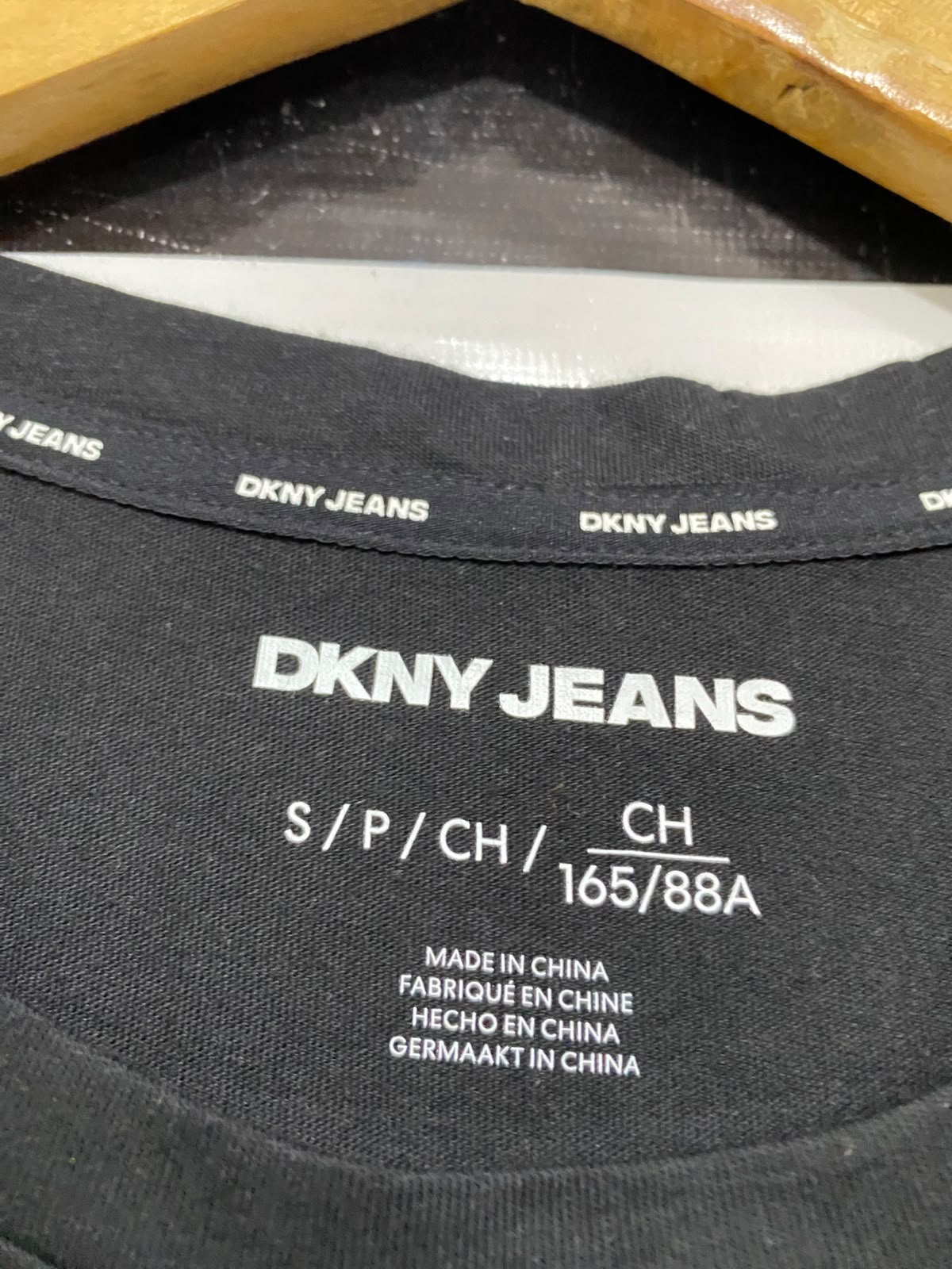 DKNY JEANS |S| BUST 18| A43| BLACK RHINESTONE-EMBOSSED UTILITY T-SHIRT