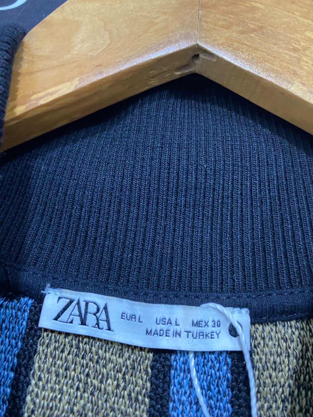 ZARA |L| BUST 21| A43| STRIPED METALLIC HALF-ZIP KNIT UTILITY VEST