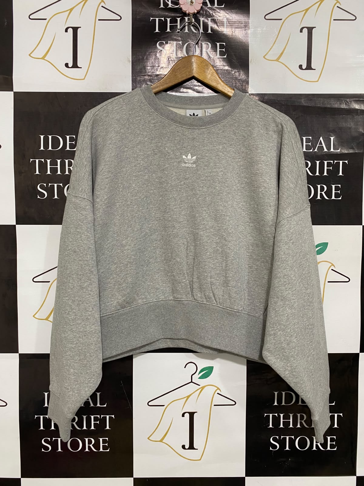 ADIDAS |L| BUST 27| A43| GREY EMBROIDERED TREFOIL CROPPED UTILITY SWEATSHIRT