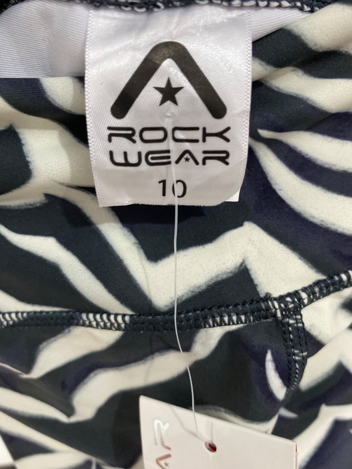 ROCK WEAR |S| WAIST 26| A43| ZEBRA-PRINT HIGH-RISE TECHNICAL UTILITY LEGGINGS
