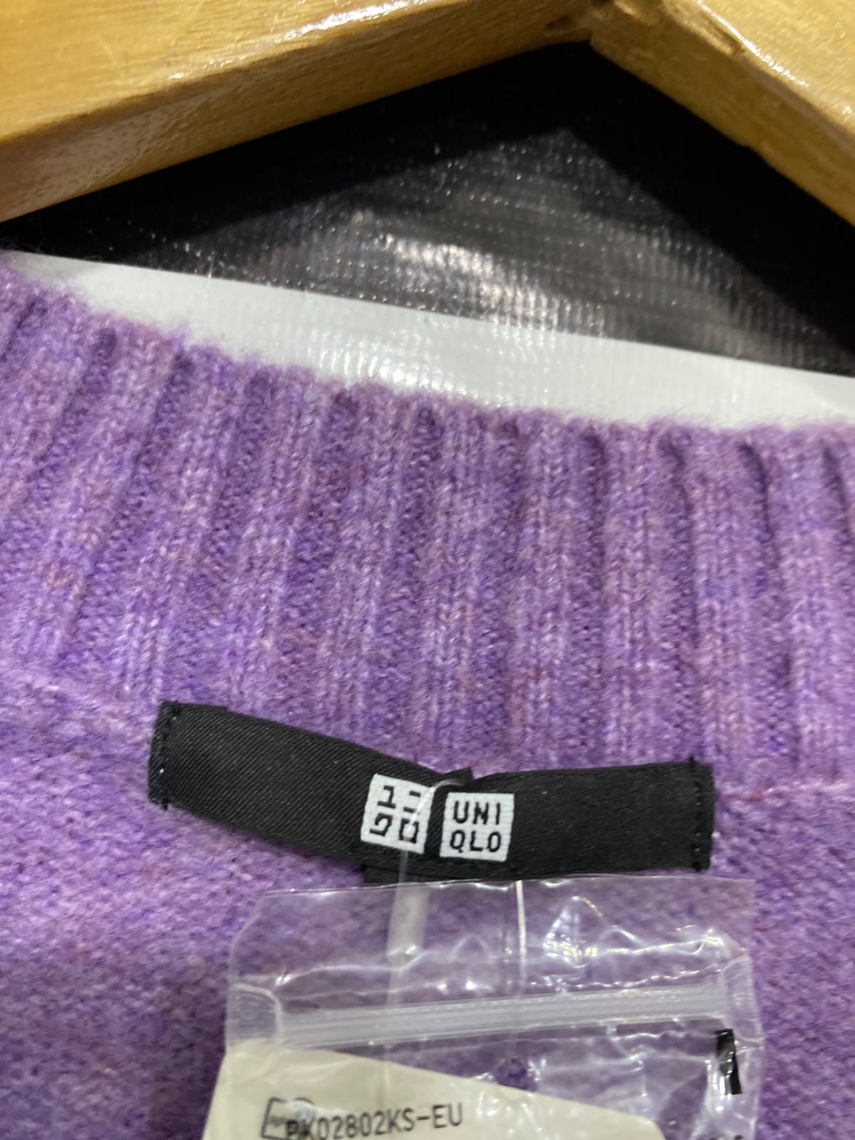 UNIQLO |XS| BUST 23| A43| LAVENDER CROPPED V-NECK KNIT CARDIGAN