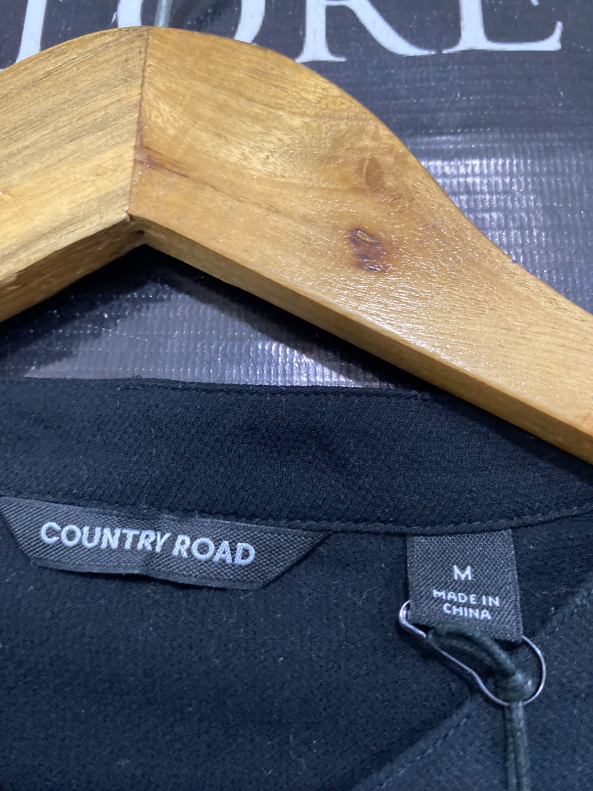 COUNTRY ROAD |M| BUST 20| A43| BLACK BANDED-COLLAR TECHNICAL UTILITY SHIRT