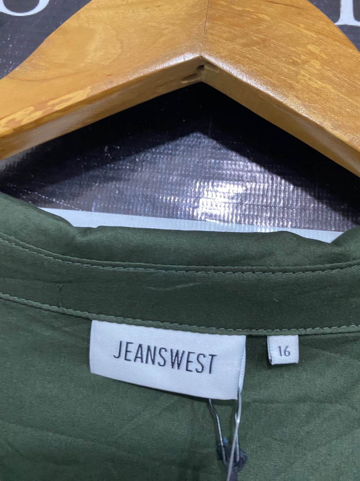 JEANS WEST |XL| BUST 25| A43| OLIVE GREEN V-NECK TECHNICAL UTILITY BLOUSE