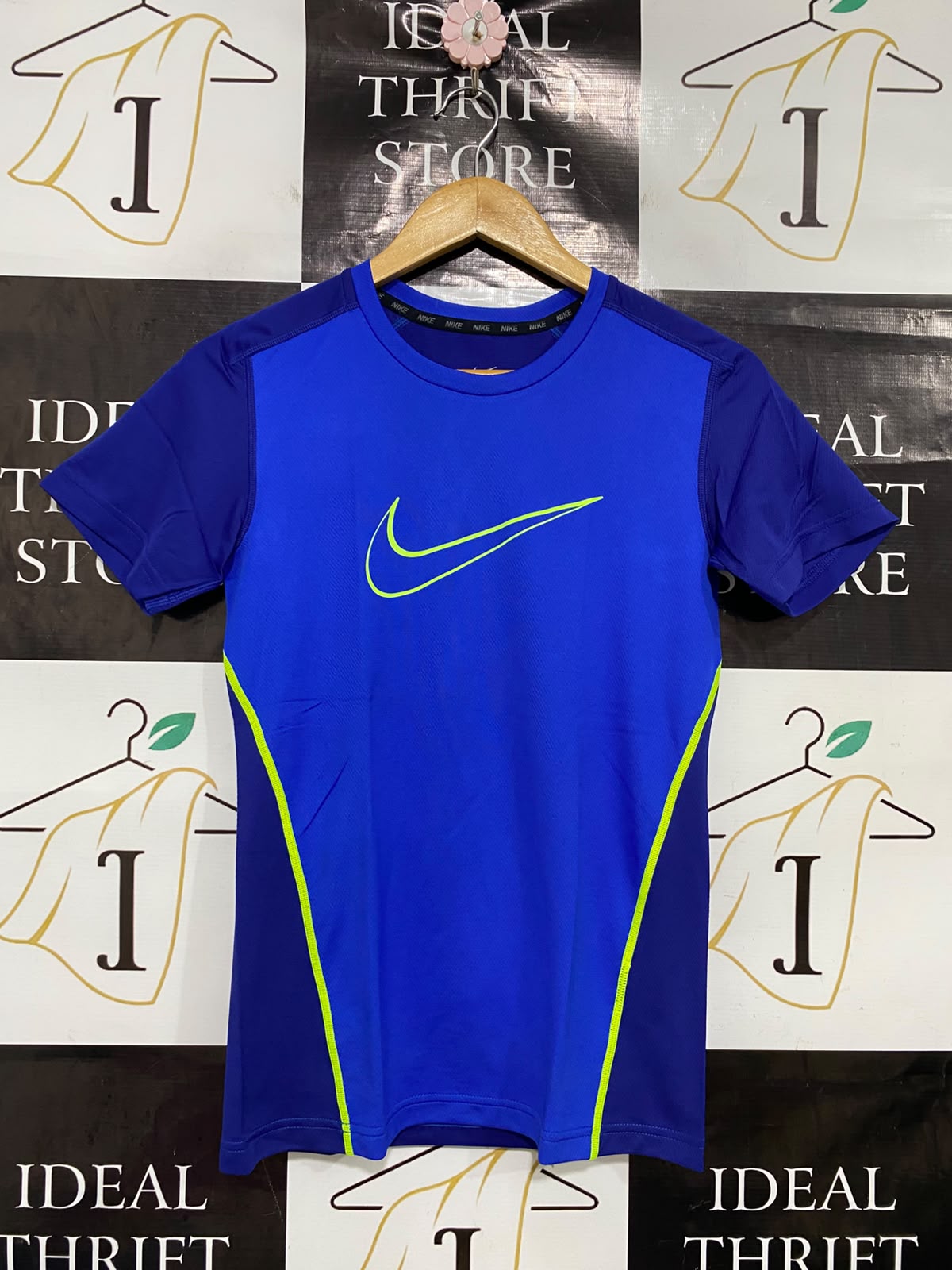 NIKE |L| BUST 16| A43| BLUE AND LIME GREEN COLORBLOCK TECHNICAL PERFORMANCE T-SHIRT