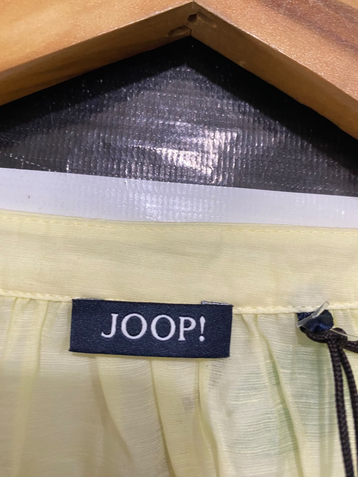 JOOP |L| BUST 25| A45| PALE YELLOW BANDED COLLAR TECHNICAL UTILITY BLOUSE