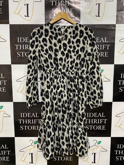 SHEIN |M| BUST 18| A45| LEOPARD PRINT TECHNICAL UTILITY TIERED MINI DRESS