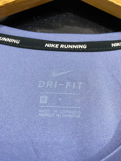 NIKE |S| BUST 18| A44| LAVENDER DRI-FIT TECHNICAL UTILITY ATHLETIC T-SHIRT